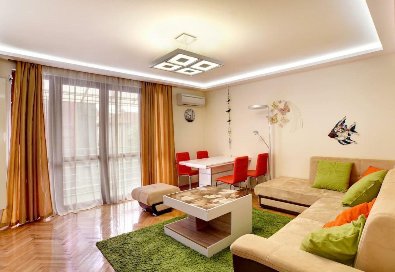 Spacious And Stylish Apartment In The Heart Of Sofia Plus Parking ภายนอก รูปภาพ