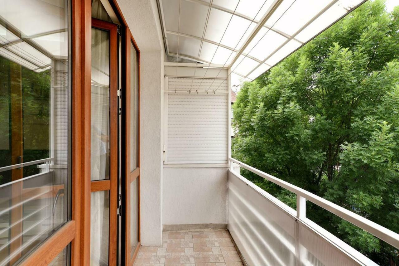 Spacious And Stylish Apartment In The Heart Of Sofia Plus Parking ภายนอก รูปภาพ