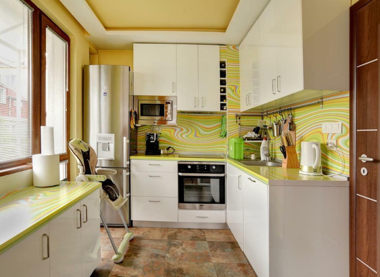 Spacious And Stylish Apartment In The Heart Of Sofia Plus Parking ภายนอก รูปภาพ